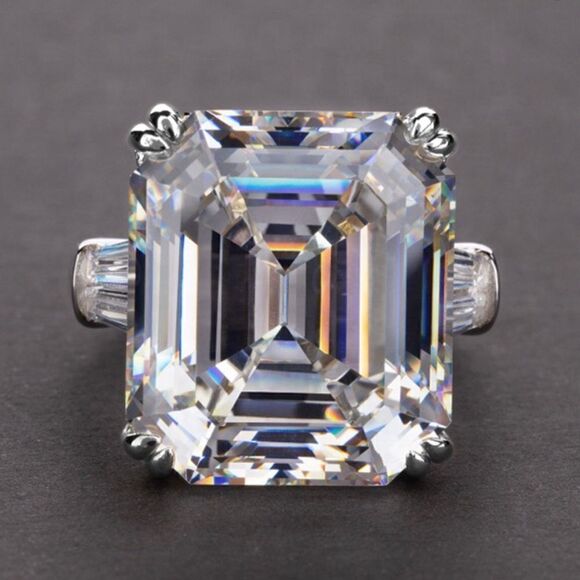 🩵 NEW Stunning square cut 4 carat white sapphire ring 🩵 - Picture 1 of 4